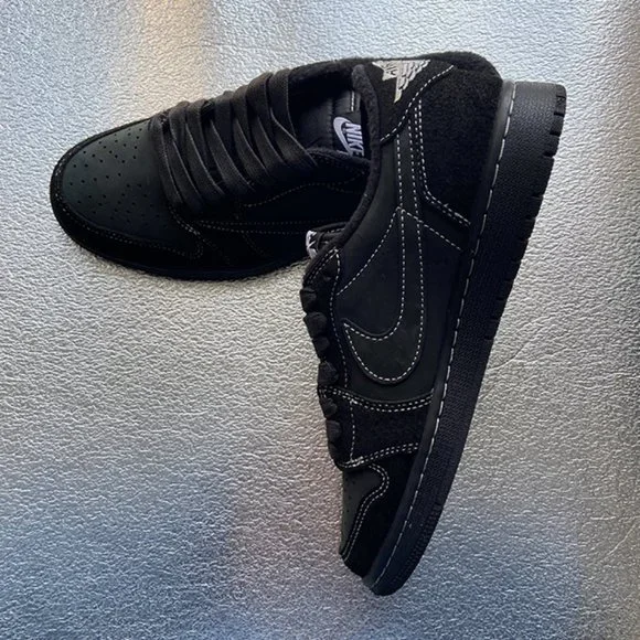 Nike Pure Black Warrior Low Top Barb Sneakers